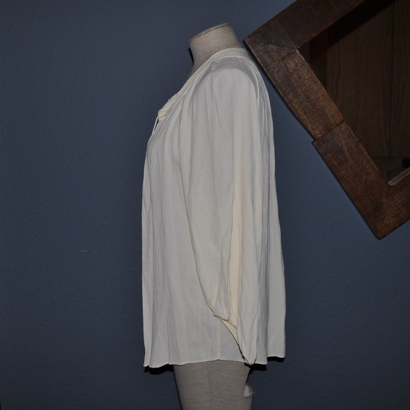 'FINAL' G.I.L.I. Neck Detail Woven Crepe Top F4 - Picture 4 of 8